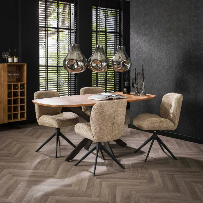 Acaciahouten eettafel deens ovaal 180 cm Tibo naturel met spinpoot - sfeerfoto 1