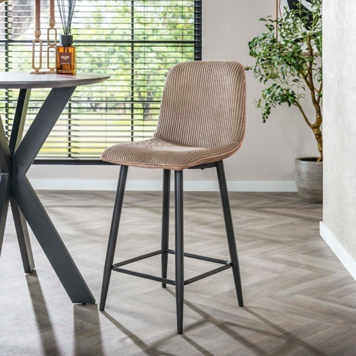Barkruk met gebogen rugleuning Rhea beige - sfeerfoto 1