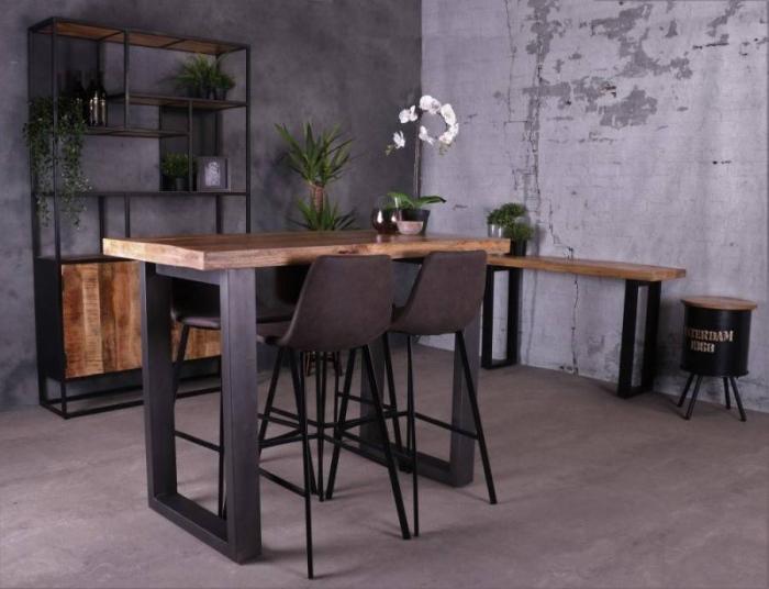 Bartafel 140 cm. Deze bartafel is gemaakt van een robuust mangohouten bovenblad met stalen poten eronder. 