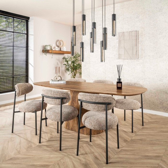 Deens ovale eettafel 215 cm Kira mangohout naturel met middenpoot - sfeerfoto 1