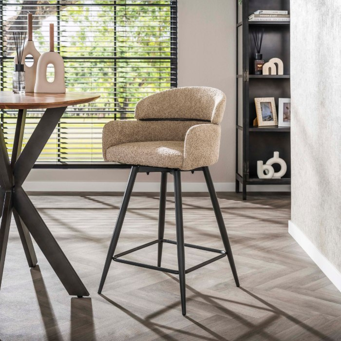 Draaibare bouclé barkruk Bruni beige - sfeerfoto 1