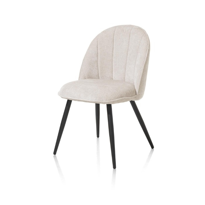 Eetkamerstoel Aron in de kleur creme. 