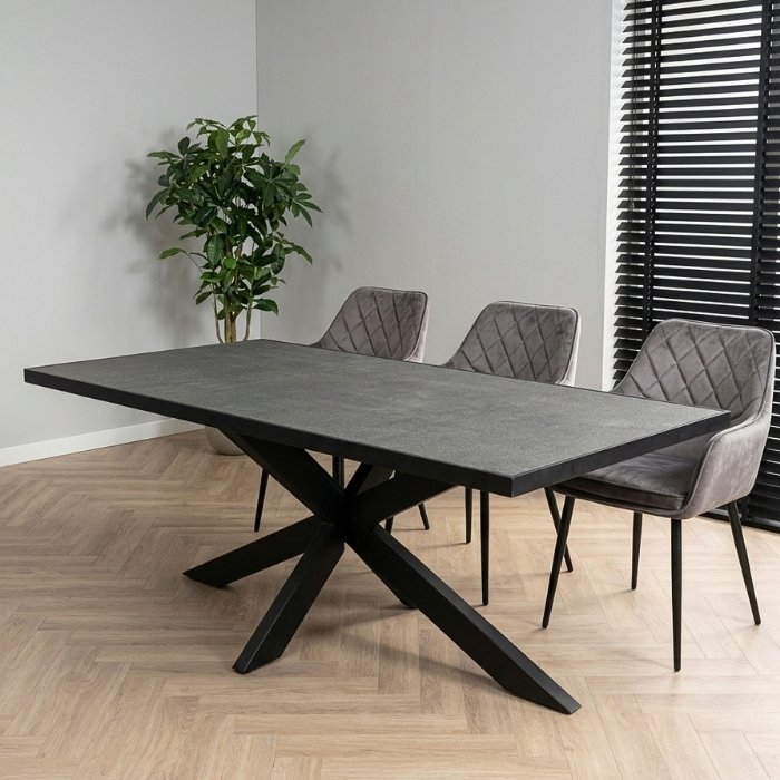 Eettafel natuursteen grijs rechthoekig blad.