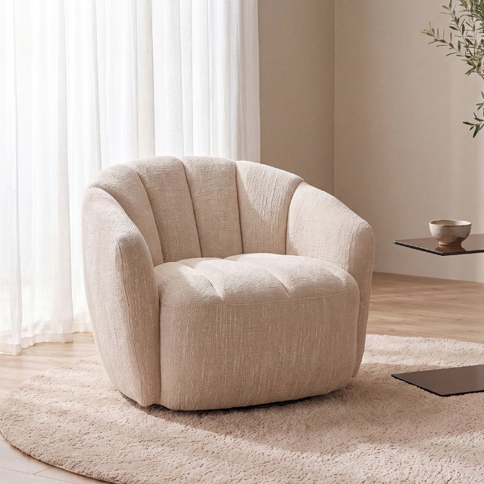 Fauteuil met armleuning Marieke in crème schelpfauteuil in een woonkamer