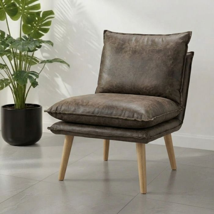 Fauteuil Sky in leather look. 
