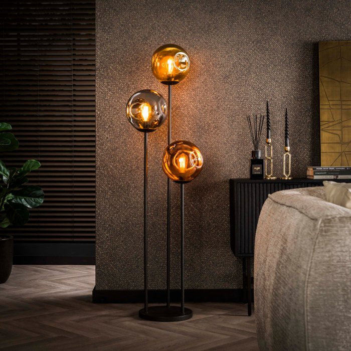 Getrapte vloerlamp met goud, koper en chroom glas Remo zwart - sfeerfoto 1