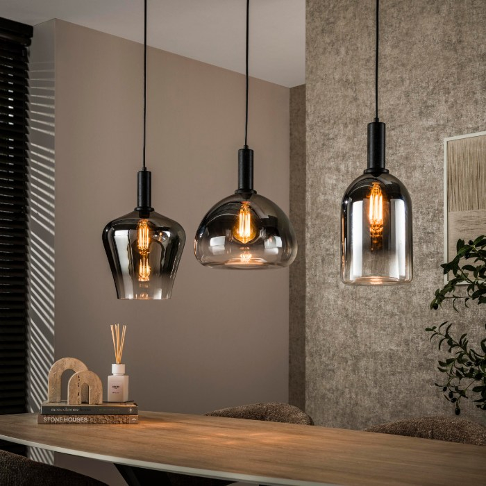 Glazen hanglamp met 3 lampen Ivar zwart - sfeerfoto 1