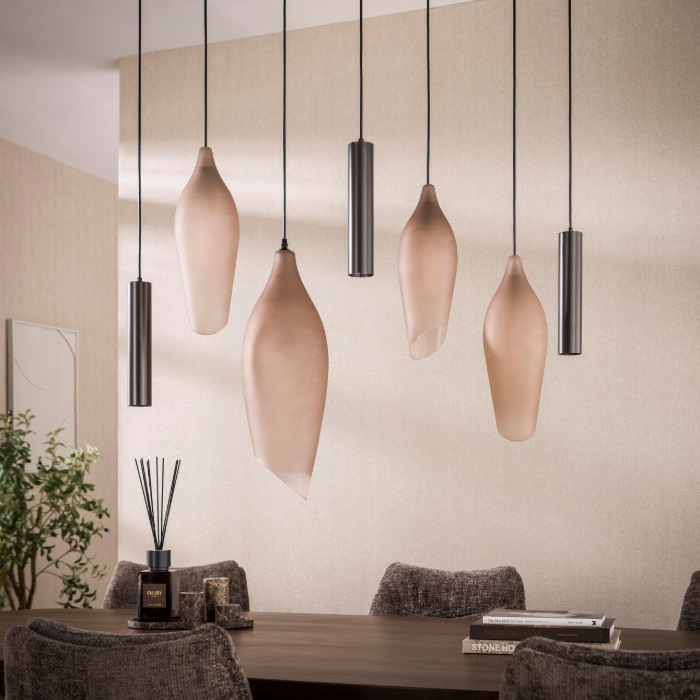 Hanglamp brons matglas Tora met 7 lampen - sfeerfoto 1