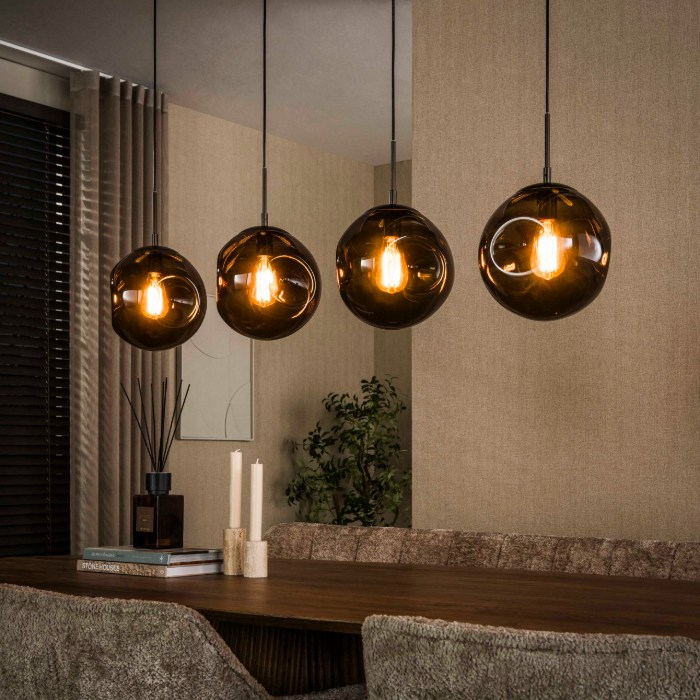 Hanglamp bruin glas Remo met 4 lampen - sfeerfoto 1