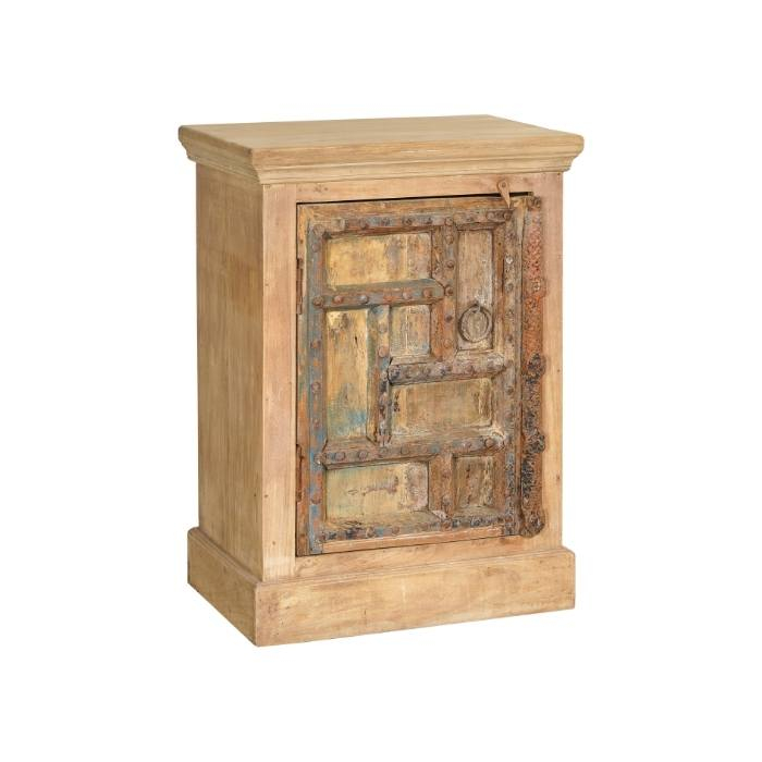 Klein kastje met deur. 