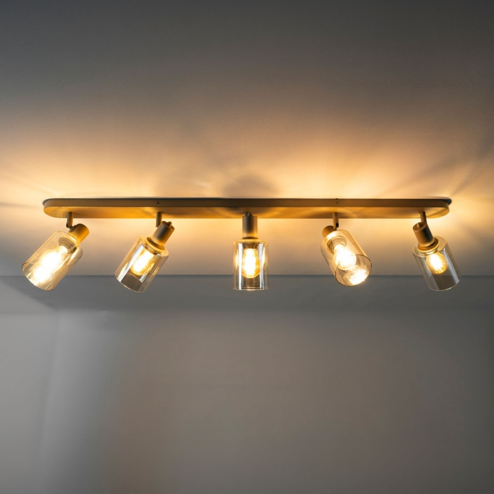 Langwerpige plafondlamp met 5 glazen kappen Sella beige - sfeerfoto 1