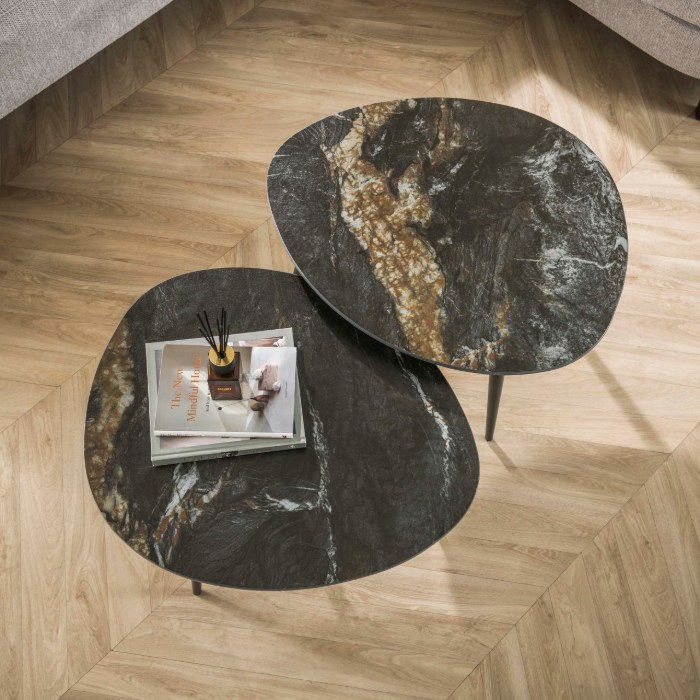 Organische keramische salontafel Vigo natuursteenlook set van 2 - sfeerfoto 1