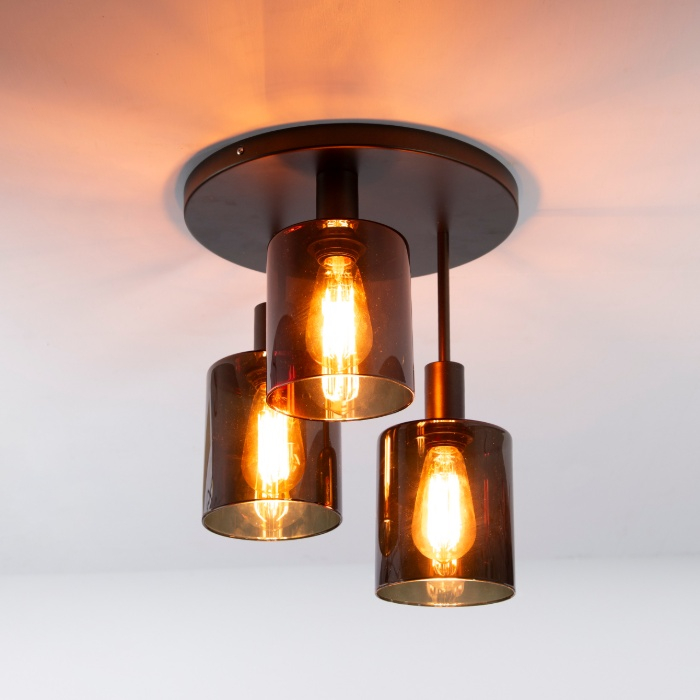 Plafondlamp met 3 getrapte glazen kappen Sella bruin - sfeerfoto 1