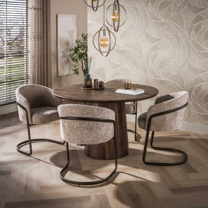 Ronde eettafel acaciahout 130 cm Lenn bruin met ronde middenpoot - sfeerfoto 1