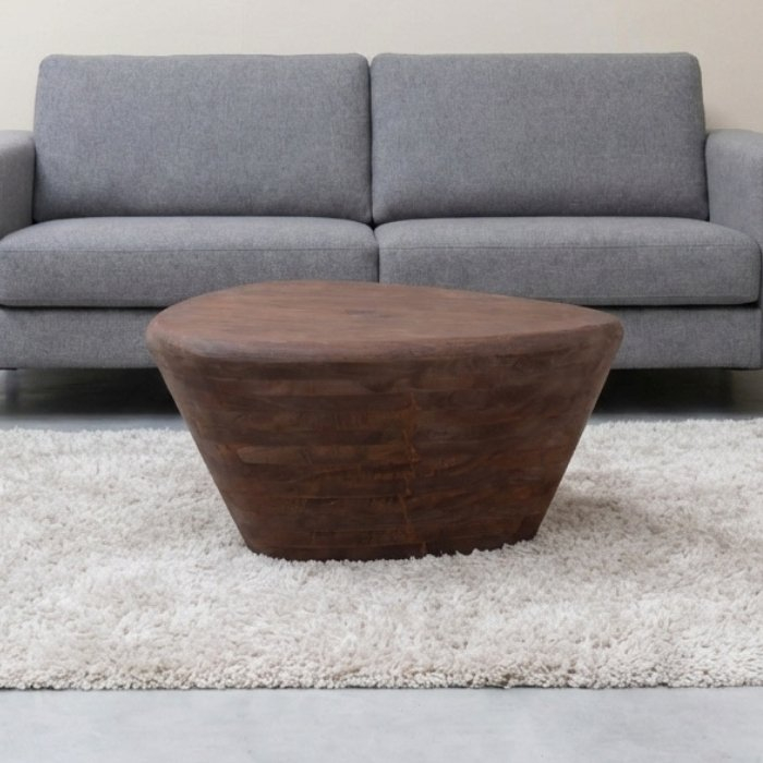 Bruine salontafel van hout.