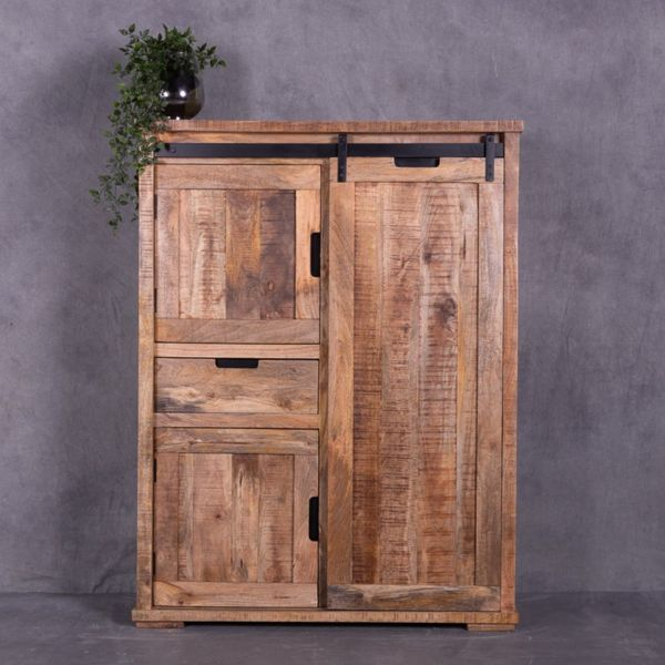 Industriële schuifdeur kast gemaakt van mangohout.
