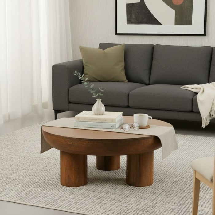 Salontafel rond met houten poten van mangohout.