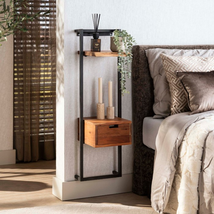 Smal zwevend nachtkastje met metalen frame Duna XS naturel - sfeerfoto 1