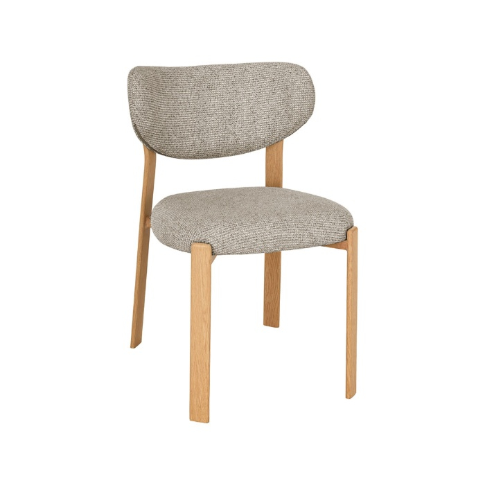 Stoffen eetkamerstoel Mats in beige met naturel poten, schuin van voren