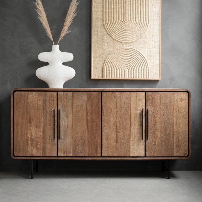 Dressoir van teakhout 180 cm.