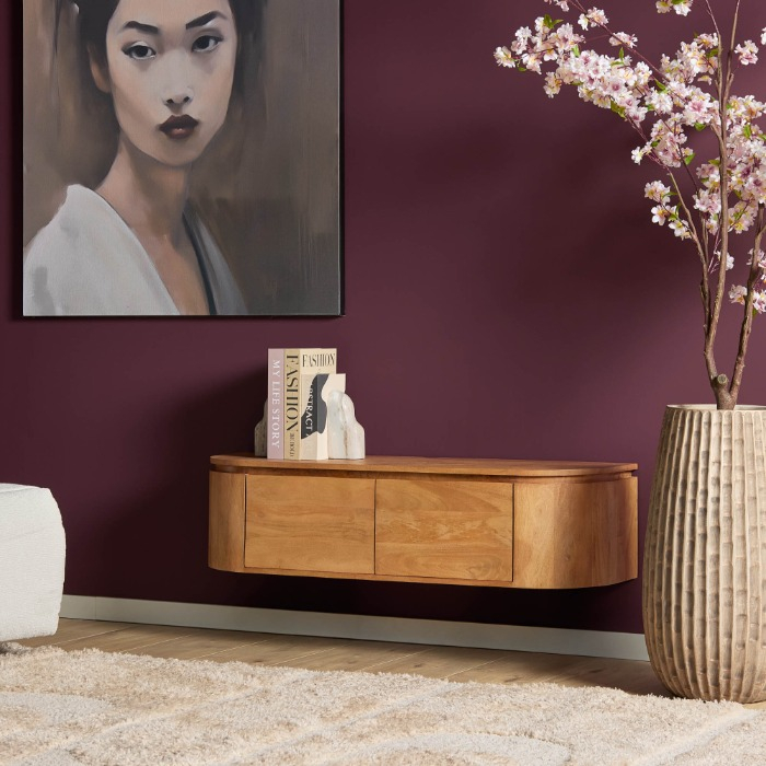 Zwevend tv-meubel Excellent naturel mangohout 120 cm in sfeervolle woonkamer
