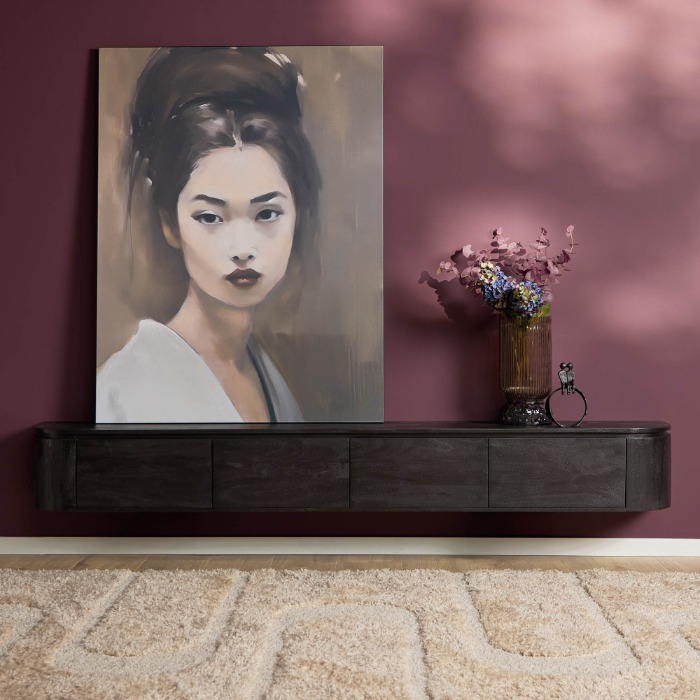Zwevend tv-meubel Excellent zwart mangohout 240 cm in sfeervolle woonkamer