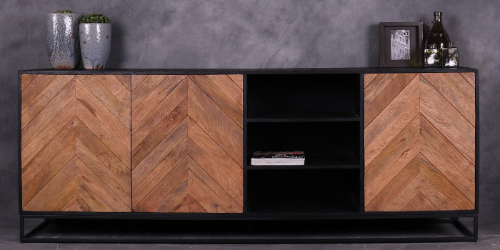 Dressoir visgraat 200 cm met drie deuren en drie open vakken.