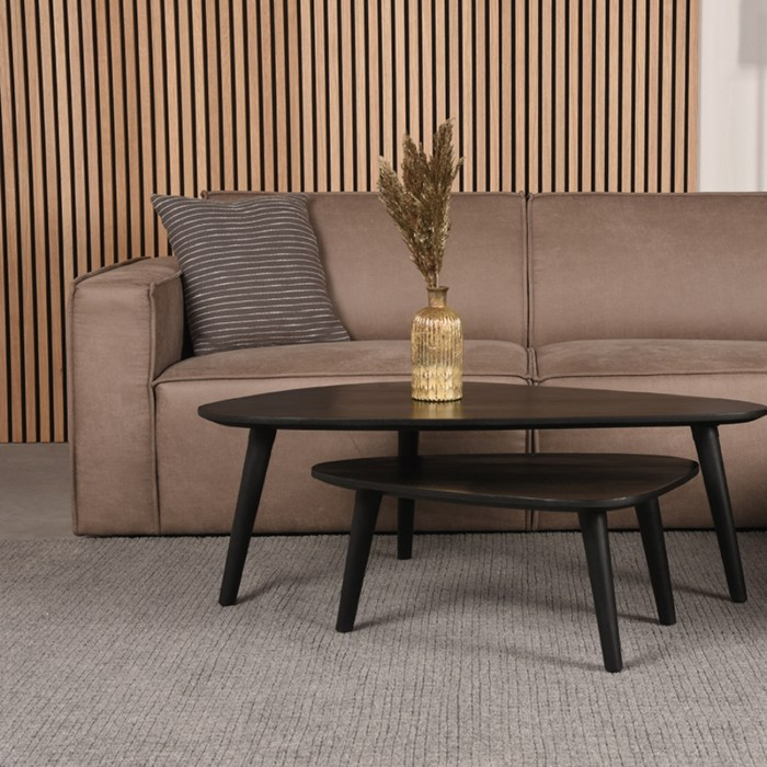 Vloerkleed 160x230 Ward in antraciet in een woonkamer