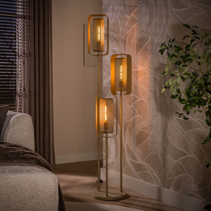 Vloerlamp met 3 draaibare kappen Alba beige - sfeerfoto 1