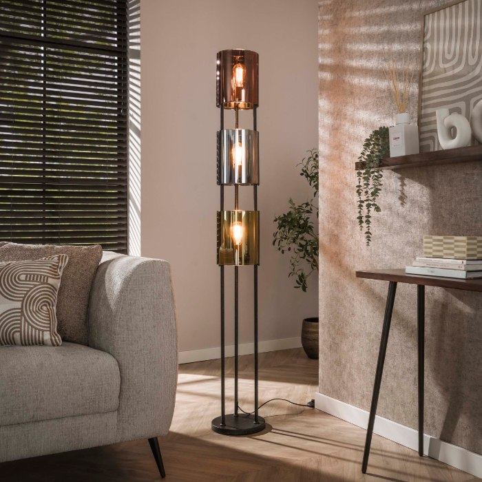 Vloerlamp met koper, goud en zilver glas Rian zwart - sfeerfoto 1