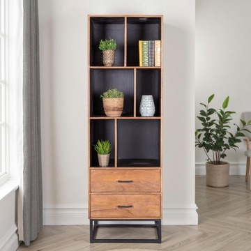 Boekenkast met zwart mangohout en naturel. Met laden en open vakken.