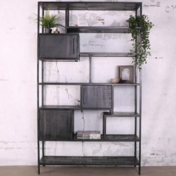 Zwarte mangohouten vakkenkast met deurtjes 