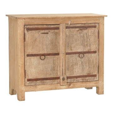 Klein kastje met deurtjes.