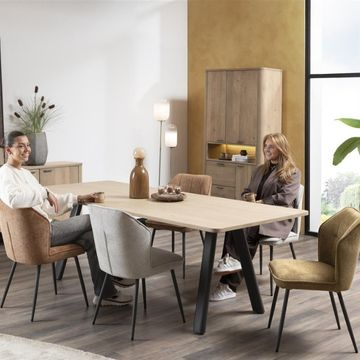 Sfeerafbeelding van de eetkamerstoelen Largo. 