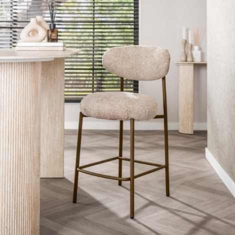 Barkruk met ronde rugleuning Pirin beige met bruin onderstel - sfeerfoto