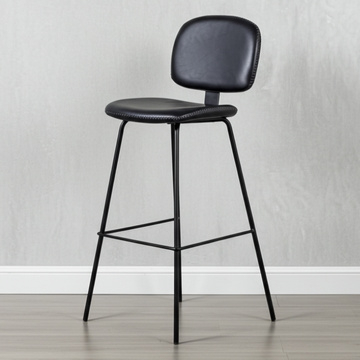 Hoge barkruk zwart met rugleuning.