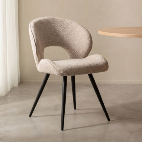 Eetkamerstoel Sander crème bouclé met open rug, bronzen poten