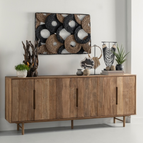 Bliss dressoir van teakhout 220 cm met zes deuren in een sfeervol interieur