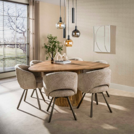 Driehoekige eettafel mangohout 150 cm Kira naturel met centrale poot - sfeerfoto