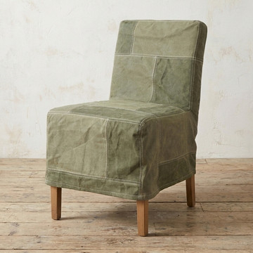 Eetkamerstoel landelijk in het groen met houten poten