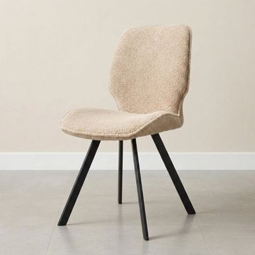 Eetkamerstoel Semmi in de kleur taupe. 