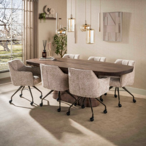 Eettafel deens ovaal 240 cm Wilma acaciahout bruin met centrale poot - sfeerfoto