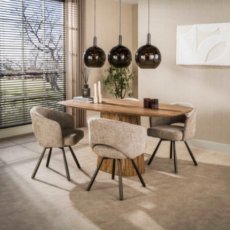 Eettafel deens ovaal mangohout 180 cm Kira naturel met centrale poot - sfeerfoto