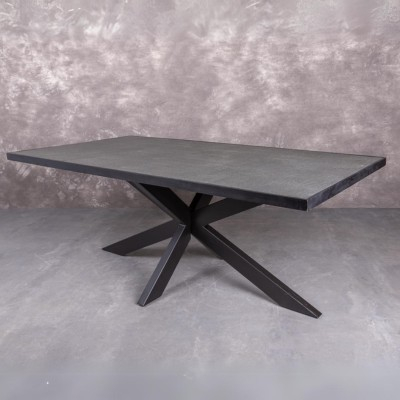 Eettafel natuursteen langwerpig grijs.