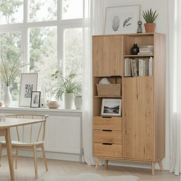 Sfeerafbeelding eiken kast naturel. 