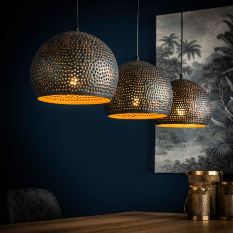 Hanglamp met 3 metalen bollen Uma met gaatjes - sfeerfoto