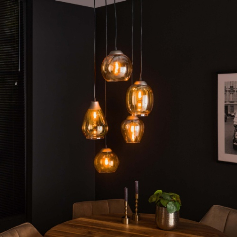 Hanglamp trappenhuis amber glas 5 lampen Leno - sfeerfoto