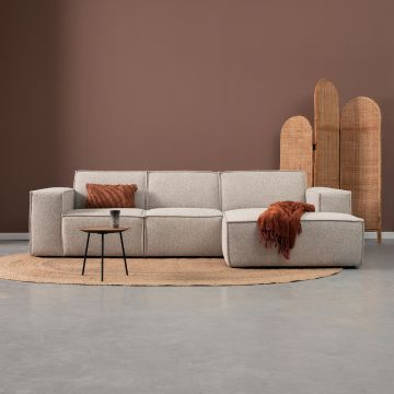Hoekbank Play in beige met chaise longue. 