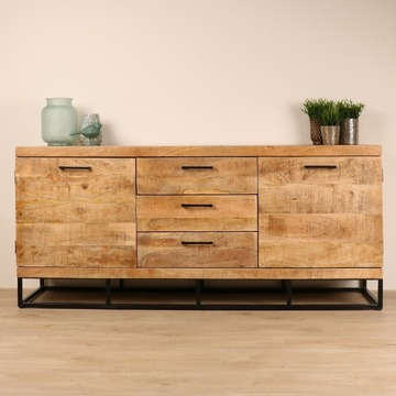 Dressoir mangohout 180cm. Met 2 deuren en 3 laden in het midden.