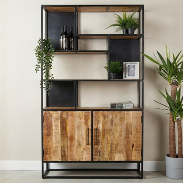 Boekenkast industrieel mangohout met deuren.